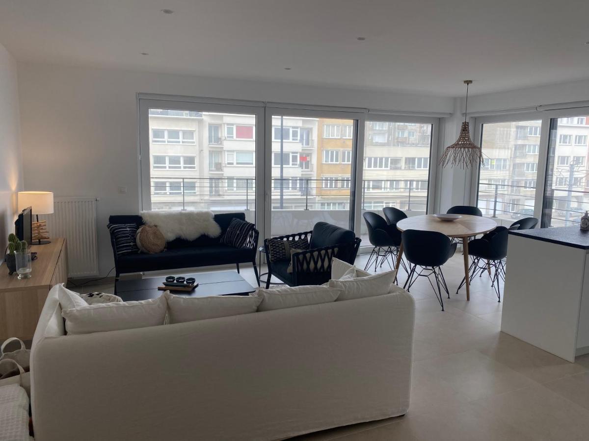 Lichtrijk 2-Slaapkamerappartement Met Zeezicht En Gratis Parking Ostenda Esterno foto