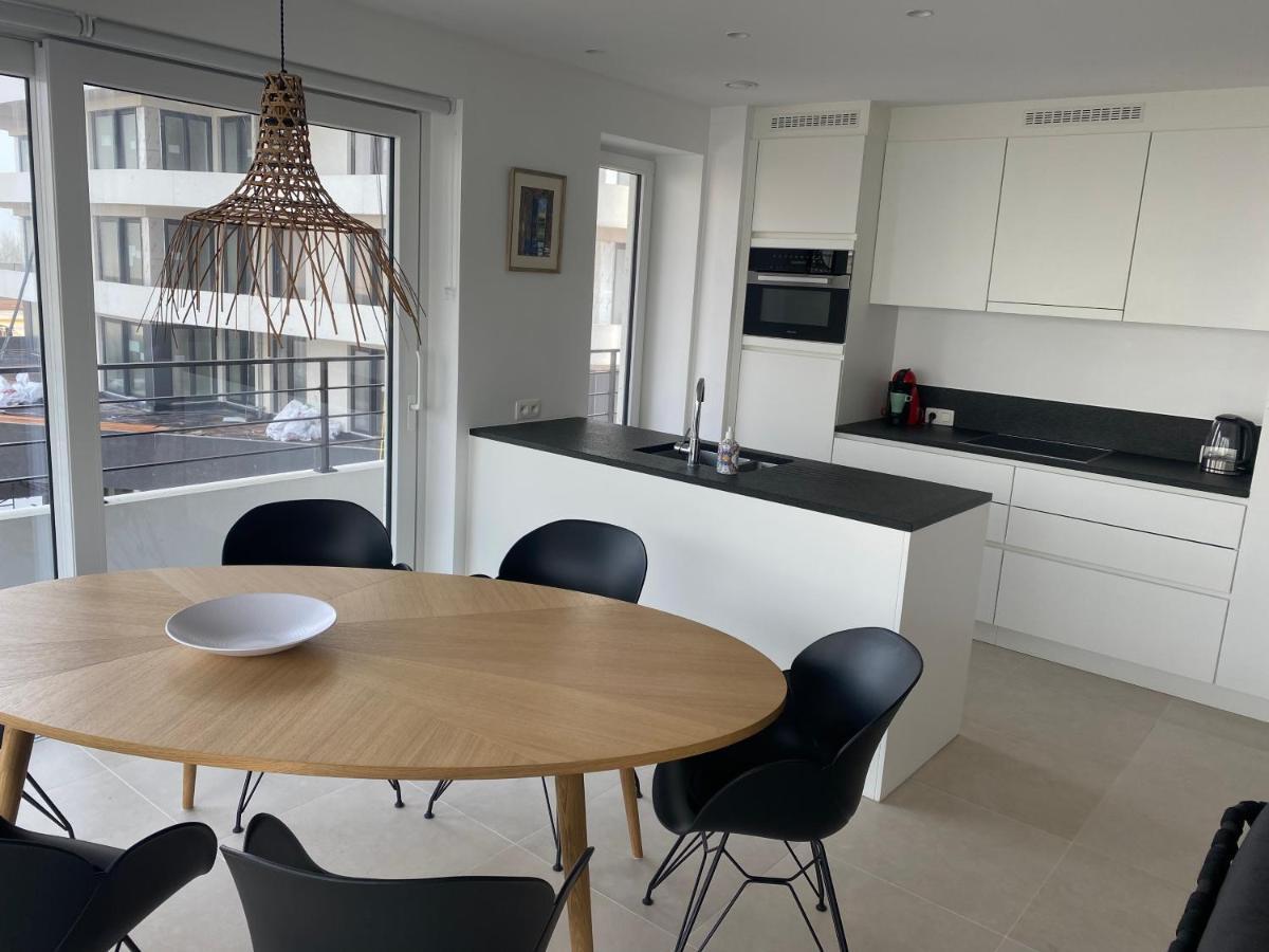 Lichtrijk 2-Slaapkamerappartement Met Zeezicht En Gratis Parking Ostenda Esterno foto